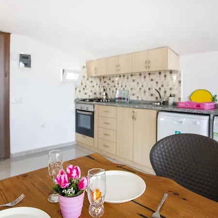 1 Bedroom 6201